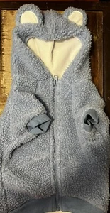 Cappotto sherpa finto Sassy Woof con "ORECCHIE ORSACCHIOTTO" sul cappuccio, blu cipria, M, NUOVO - Foto 1 di 6