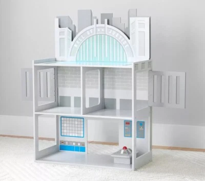 Pottery Barn Kids Salón de la Justicia Torre DC Comics Superhéroes - NUEVO Foto 1 de 4