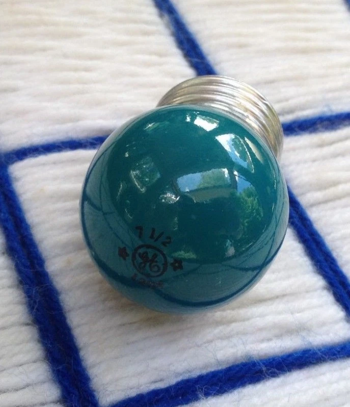 new GE mint VINTAGE GREEN 7 &1/2 WATT S11 night LIGHT BULB 7.5s11 sign 11880 nos - Image 1 of 4