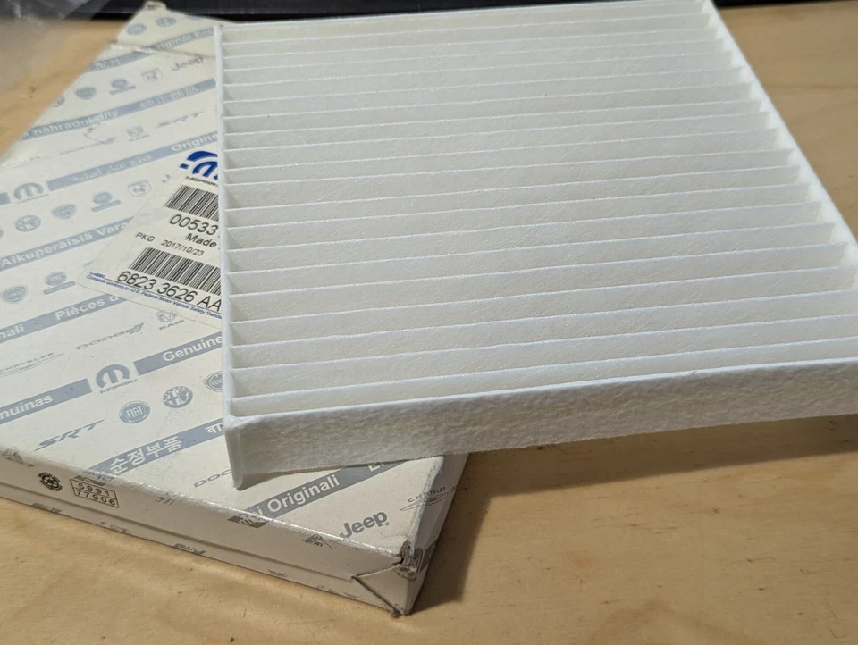 NEW Genuine Jeep Wrangler III JK 2007-on Cabin Pollen Filter 53314055 - Image 1 of 1