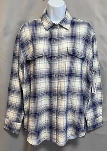 NWT Old Navy The Boyfriend Shirt Blue White Plaid Flannel Size Medium Women’s - Picture 1 of 10