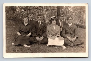 RPPC Outdoor Portrait of Young Men Women Fashion Postcard - Picture 1 of 4