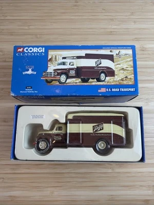 Camion miniature 1/50 - CORGI Classics - Diamond T620 Box Van - SCHLITZ - Image 1 of 4