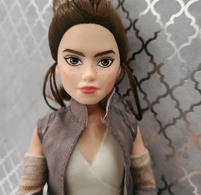 HASBRO Star Wars Fuerzas del Destino REY JAKKU 11 pulgadas Posable Figura de Acción Muñeca Foto 1 de 4