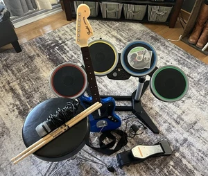 Xbox One Rock Band 4 Bundle: Schlagzeug, Sticks, Sitz, Gitarre, Mikrofon EINGESTELLT *EUC* - Bild 1 von 24