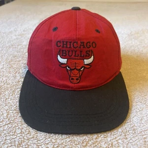 Vintage rot/schwarz Chicago Bulls Sports Specialties Druckknopflasche Mütze - Jugend - Bild 1 von 10