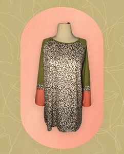 ANIMAL Cheetah PRINT 3/4 Sleeve Top Shirt Olive Green Orange Sz Medium Women's - Picture 1 of 8