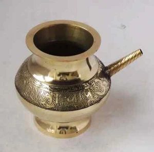 Olla de latón Karwa Chauth Lota Puja Kalash oración Pooja 6,5*5,4*5,2 pulgadas, 600 ml - Imagen 1 de 2