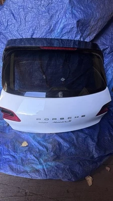 SOLO RECOGIDA LOCAL Porsche Macan 2016 puerta trasera. Limpio. sin arañazos ni abolladuras.  Foto 1 de 4