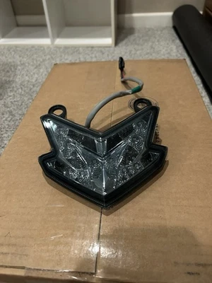 LUZ DE FRENO TRASERA 17-25 KAWASAKI Z125 PRO OEM Foto 1 de 3