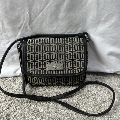 Bolso Bandolera Tommy Hilfiger Para Mujer Pequeño FLAP XBODY Negro/Beige Nuevo con Etiquetas Foto 1 de 4