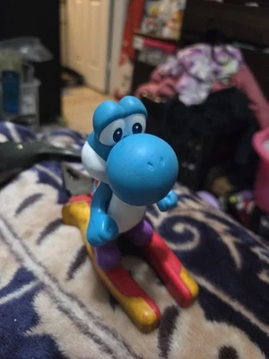 Figura Super Mario Azul Yoshi 4" Ban Presto Solo Vinilo Yoshi Foto 1 de 4