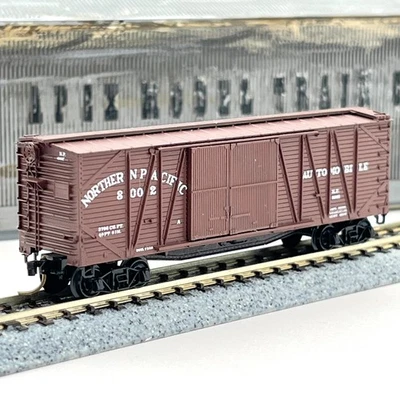 Micro-Trains N Scale 29030 Northern Pacific 40ft Outer Brace Wood Boxcar NP 8002 - Image 1 of 4