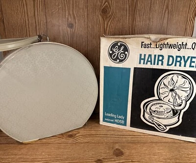 Vintage G.E. Leading Lady Bonnet Hair Dryer with Case & Instuction Booklet/HD-5B - Image 1 of 4