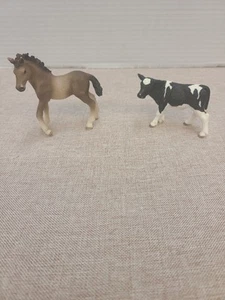 Schleich Clydesdale Foal Horse & Milking Cow - Figurine - Picture 1 of 8