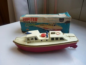 VINTAGE 1950'S TINPLATE CLOCKWORK SUTCLIFFE JUPITER OCEAN PILOT BOAT & BOX - Picture 1 of 8