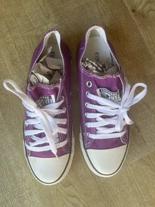 PRECIOSAS ZAPATILLAS CONVERSE CHUCK TAYLOR ALL STAR BAJAS MORADAS - TALLA 7 UK - Imagen 1 de 9