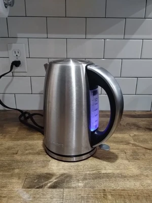 Cuisinart PerfecTemp Cordless Electric Hot Water Tea Kettle CPK-17 Works Great - Image 1 of 4