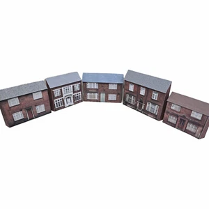 Juego de 5 casas de bajo relieve calibre OO de fácil construcción a escala 1/76 modelo conjunto 40 - Imagen 1 de 9