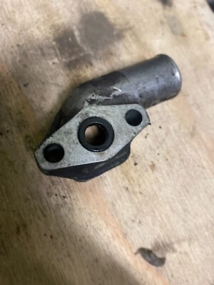 Brida de conexión de inyector de válvula de arranque en frío BMW E21 320i M10 1980-83 Foto 1 de 2