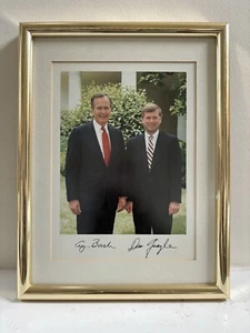 Rare Autographed Photo President George H. Bush/Vice President Dan Quayle 13x10 - Picture 1 of 11