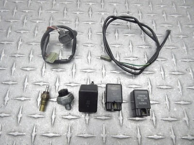 Lote de relés sensor velocidad presión aceite Suzuki GSXR 750 GSXR750 1997 96-99 Foto 1 de 4