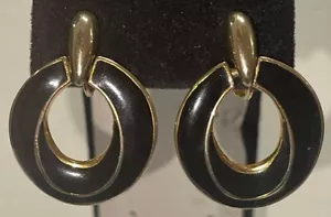 Vintage Gold Tone Black Enamel Clip On Earrings Jewelry KK-62 - Picture 1 of 6