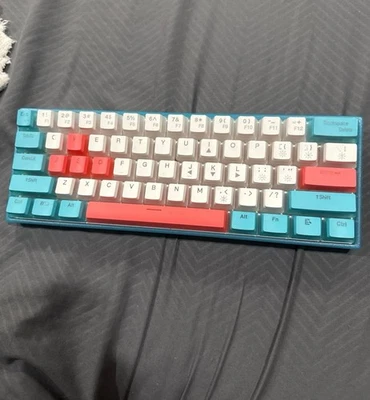 Gaming keyboard usb-c cable I dont have a usb-c cable - Image 1 of 3