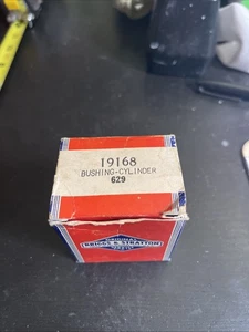 BRIGGS & STRATTON CUBIERTA-BUJE - Parte # 19168 - Caja abierta - Imagen 1 de 5