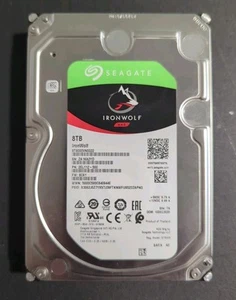 Seagate IronWolf ST8000VN0022 8 TB,Internal,7200 RPM,3.5 inch Hard Drive NAS - Photo 1/2