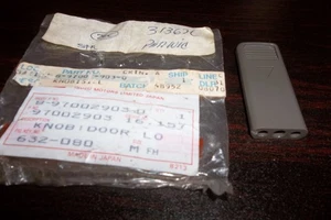 NEW genuine 97002903 Door Lock Knob Isuzu HOLDEN RODEO TF TFR 1989- 2001 GRAY - Picture 1 of 4