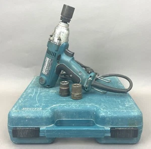 Makita 12,7Mm 6953 Chiave A Impulsi 150 Nm Con Accessori #88 - Foto 1 di 2