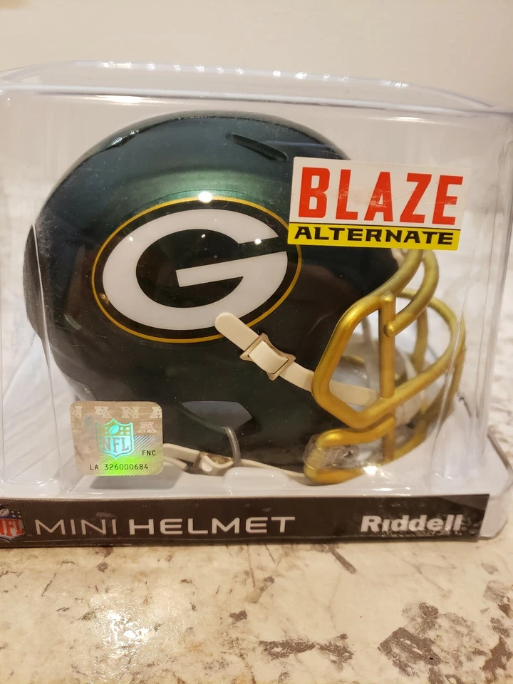 Green Bay Packers 2017 Riddell NFL Blaze Alternate Speed Mini Football Helmet