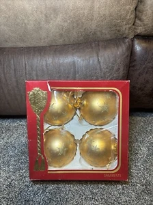 4 Vtg Rauch Glass Christmas Ornaments Victoria Collection 3" Gold w/ Gold Stars - Picture 1 of 2