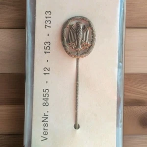 Vintage General Assault Badge 16mm Pin Zinc Military Collectible - Picture 1 of 2