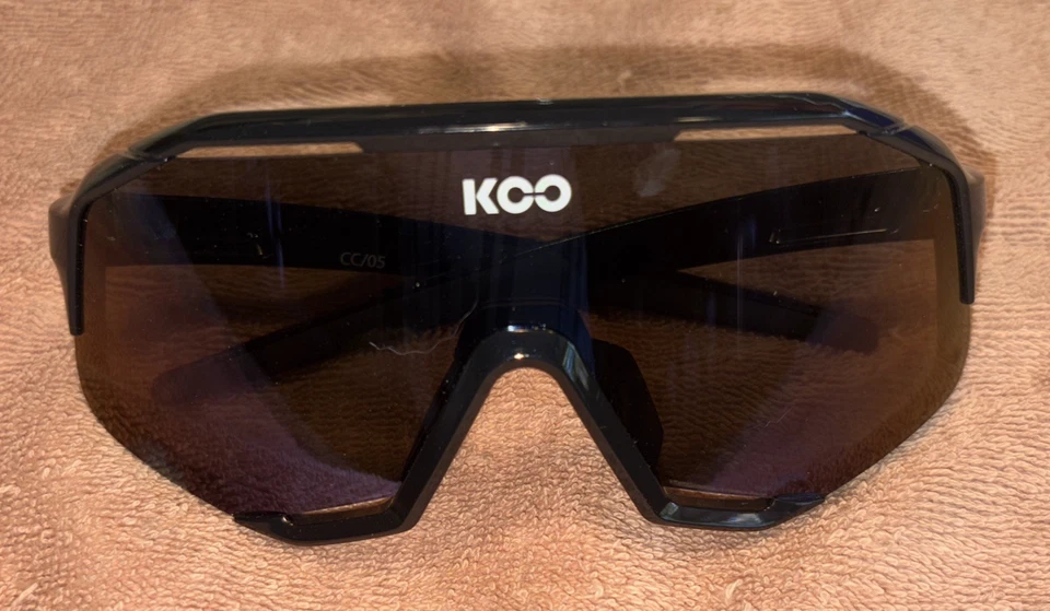 KOO Demos Black/Blue Cycling Sunglasses (OEY00005-687)