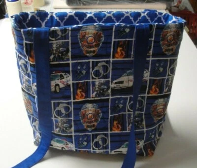 Bolso de Mano Policía-Fondo Cuadrados Azules-Acolchado a Máquina-Hecho a Mano-Coches-Insignias Foto 1 de 3