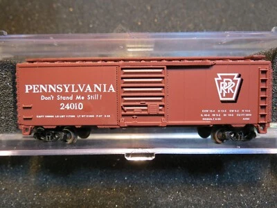 N - Atlas 34221 - 40' Standard Boxcar, Pennsylvania 24010    LN  w/M-M  cpl - Image 1 of 2