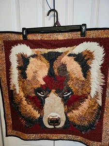 HAND MADE GRIZZLY BEAR LAP QUILT, OR WALL HANGING 28 X 28 - Picture 1 of 5