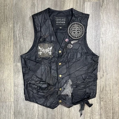 Chaleco de cuero trillado vintage para hombre pequeño parche de metal caos Harley Davidson prendedores Foto 1 de 4