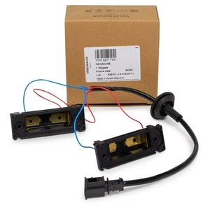 Genuine OEM Number plate light housing VW Transporter T5 Caddy 7H0827740 - Picture 1 of 6