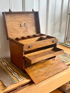 Vintage Large Wooden Carpenters Tool Box With Metal Detailing - Picture 1 of 17