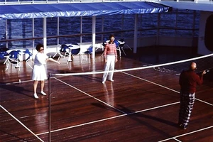 1974 Kodachrome Slide, Guests playing Badminton on Vintage Cruise Liner / Ship - Picture 1 of 1