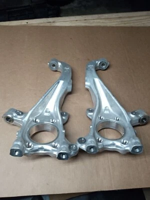 22-25' OEM Steering Knuckle Toyota Tundra right & Left set, 43202-0C010 43201 - Image 1 of 4