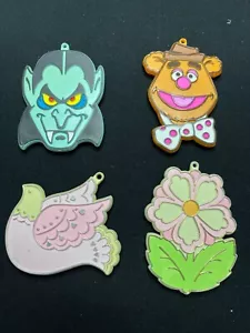 4 cortadores de galletas Hallmark pintados calle sésamo Fozzie/vampiro/paloma/flor - Imagen 1 de 2