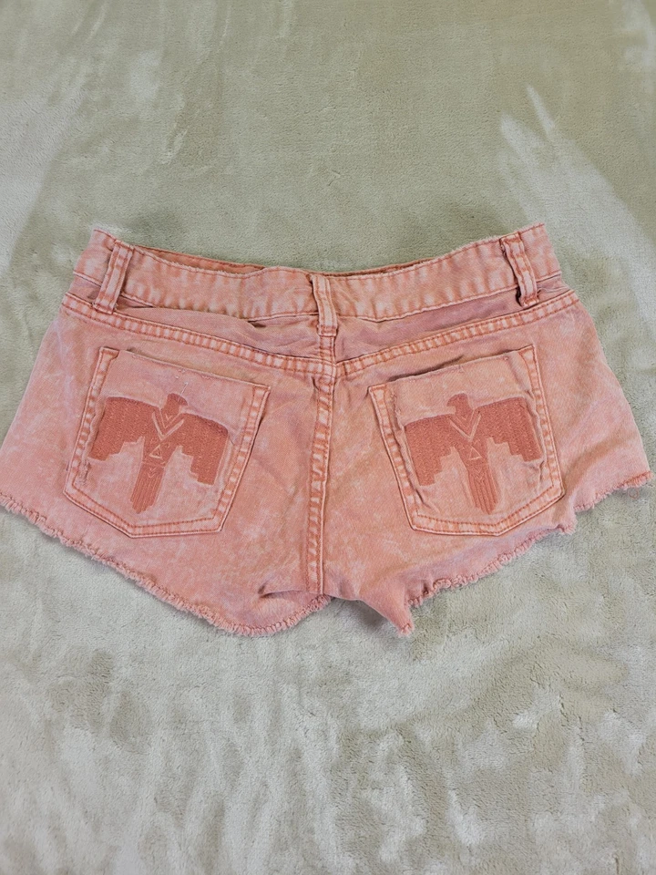Pantalones Cortos Billabong Estampado Águila Rosa Envejecido Denim Corte, Mujer Talla 7  Foto 1 de 4