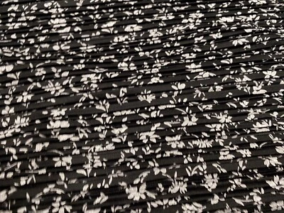 Plissé Pleated Satin Fabric, Per Metre - Ditsy Floral Print - Black & White — 第 1/3 张图片