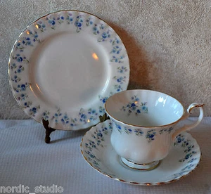 "PLATILLO DE TAZA DE TÉ MEMORY LANE, JUEGO DE TAZA DE TÉ TRÍO de Royal Albert Bone China" - Imagen 1 de 9
