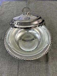 Vintage W.M. Rogers Silver Co, Servierschüssel 10 3/4" mit Deckel, mit Pyrex Schüssel 023 - Bild 1 von 15