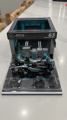 Burago Pit Pass Mercedes AMG F1 W15 #63 George Russell 2024 1/43 18-38452 #63 - Изображение 1 из 4